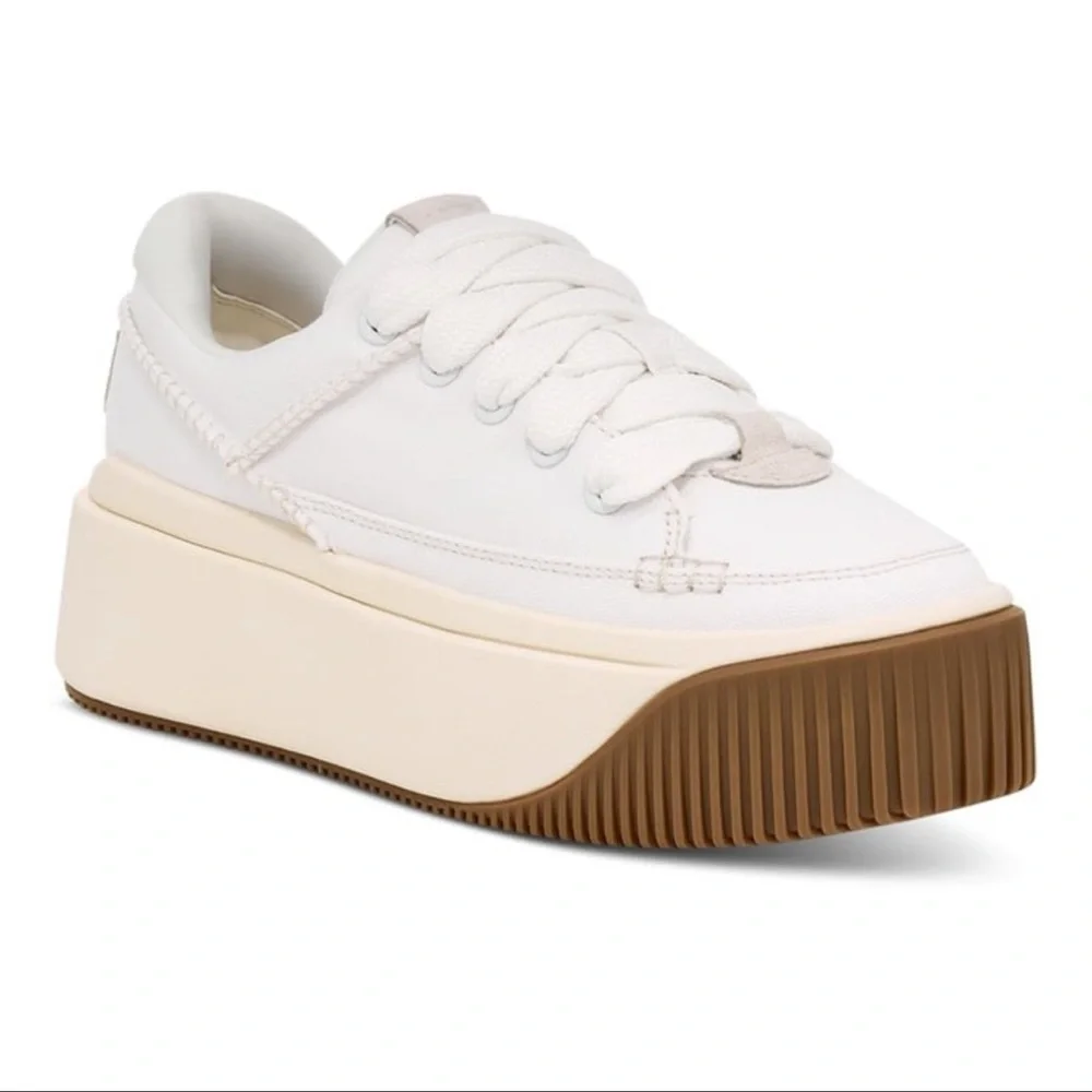 UGG women’s EZ-duzzit lace up platform sneakers size 9.5